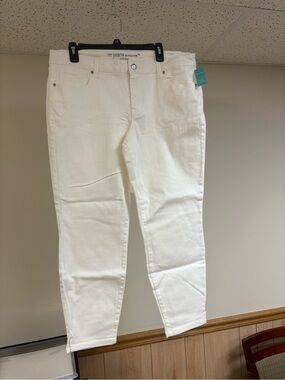 Maurices White Ankle Crop Slim Jeans